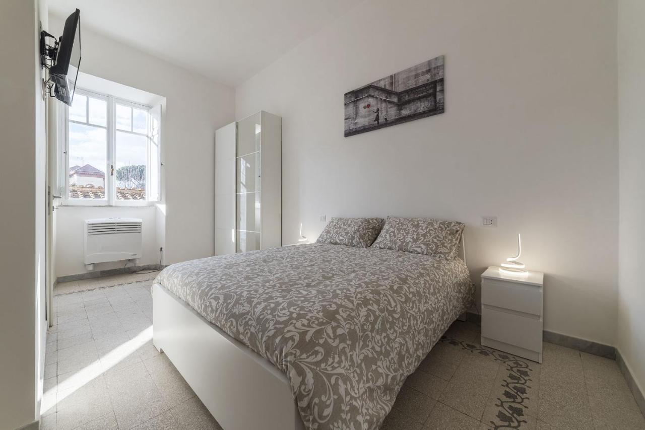 Colosseo & Colle Oppio Cozy Apartment Рим Экстерьер фото