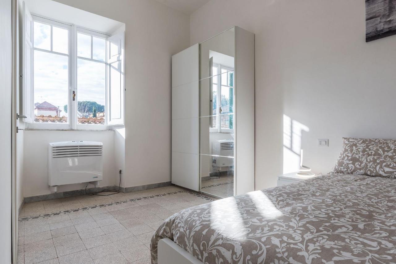 Colosseo & Colle Oppio Cozy Apartment Рим Экстерьер фото