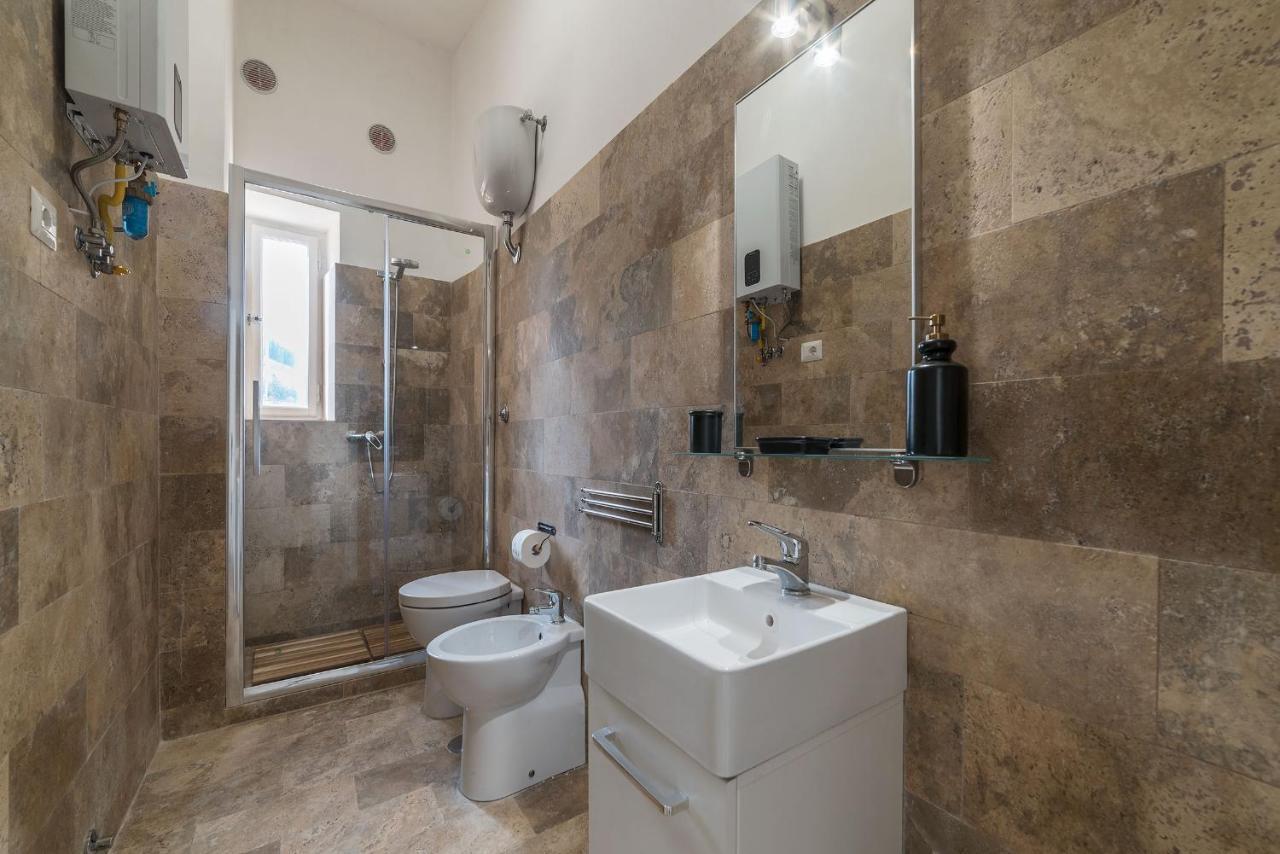Colosseo & Colle Oppio Cozy Apartment Рим Экстерьер фото